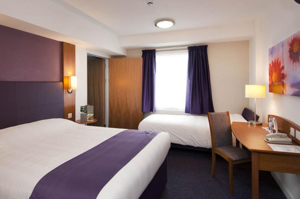 Premier Inn Glasgow Airport 페이즐리 객실 사진